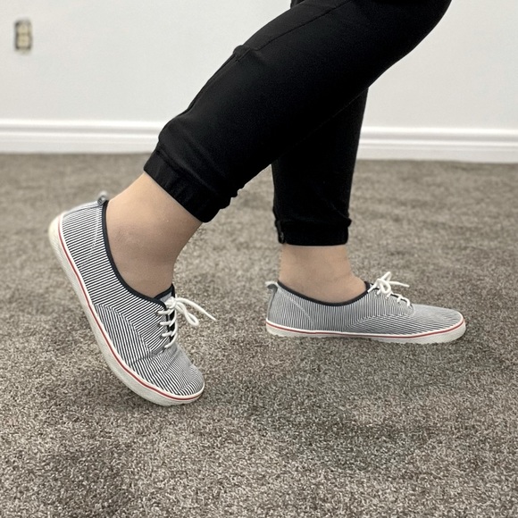 Gap Sneakers - Picture 5 of 6